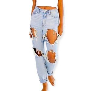 Urban Outfitters BDG Light Denim Blue Distressed High Rise Mom Jeans Size 27